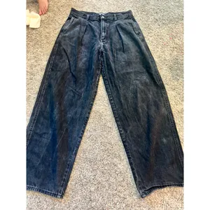 Uniqlo U Pleated Wide-Leg Jeans Black High Rise Denim 221-471631 Size 29 thumbnail 2