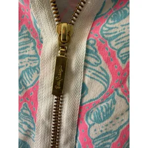Lilly‎ Pulitzer Shirt Size M Pink Blue Shell Print Little Tipsy Skipper Top thumbnail 4