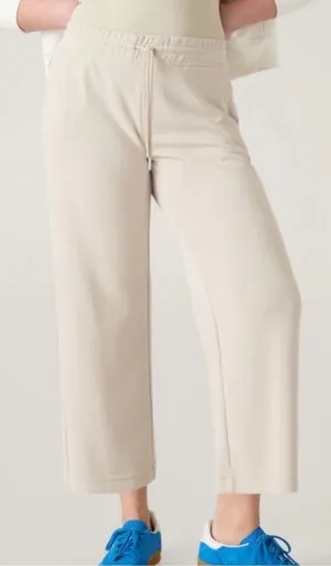 Athleta Seasoft Mid Rise Straight Crop thumbnail 1