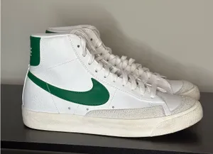 Nike Sneakers thumbnail 1