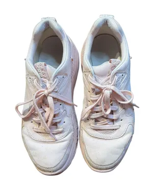 UGG Shoes Womens Size 10 Pink‎ Leather Trail Sneakers Lug Sole Comfort 1119714 thumbnail 1
