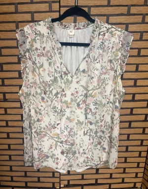 Autres filles white floral blouse size XL thumbnail 1