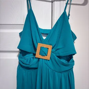 Thirty Thirty Maxi Dress Women's Medium Green Cutout Buckle Slit Boho Resort NWT thumbnail 9