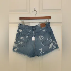 Lucky Brand Stylish Blue Tie-Dye Women's Shorts. Size-6 thumbnail 3