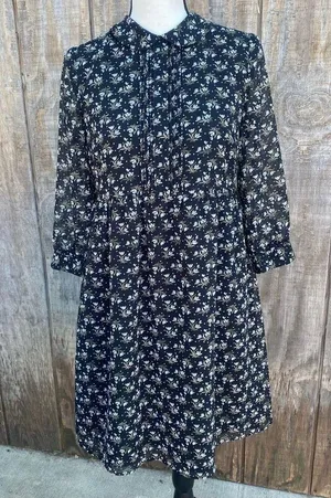 Uniqlo Baby Doll 3/4 Sleeve Dress Black Ditsy Floral Peter Pan Collar Size M thumbnail 1