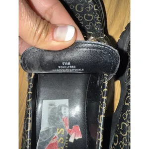 Guess Women's 6.5‎ Hillford Black PU Leather Gold Chain Platform Loafers thumbnail 6