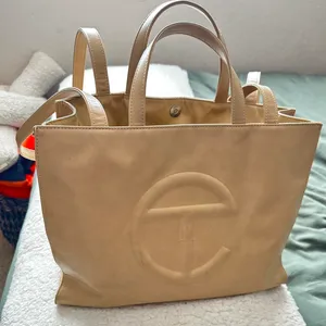 Telfar Bag Medium Cream thumbnail 1