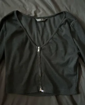 Zip up cropped cute SHEIN shirt  thumbnail 3