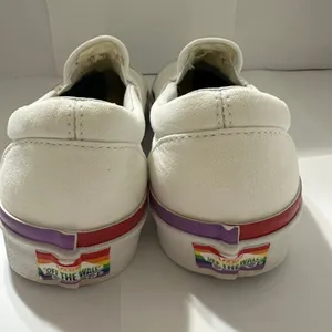 Vans Classic Slip On Size 6 Mems 7 Women Rainbow Foxing Pride White Rainbow thumbnail 9