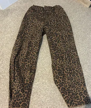 H&M Cheetah Jeans!  thumbnail 2