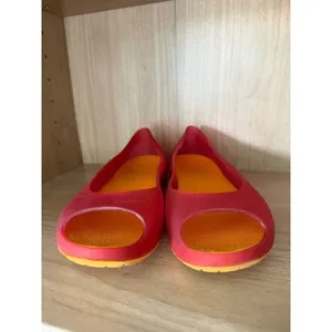 Crocs sz 6 Carlie Jelly Red Peep Toe Textured Translucent Slip On Flats Casual thumbnail 5