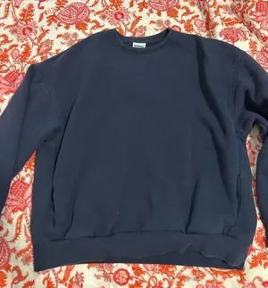 Bershka crewneck thumbnail 1