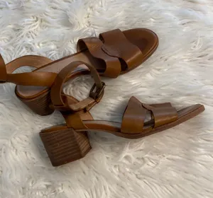 Madewell Sandals Size 7.5 Leather Upper Lining And Sole See All Photos thumbnail 1