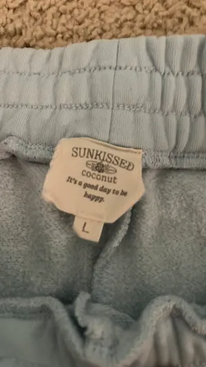 Blue sun-kissed coconut sweatpants short women’s L thumbnail 3