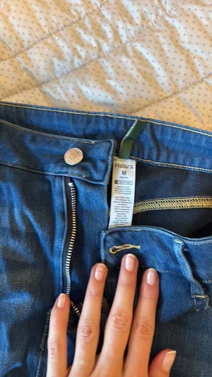 Halara Skinny Jeans thumbnail 3