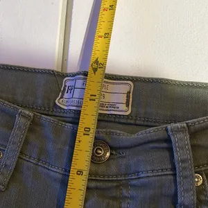 Free people busted knee women’s size 29 jeans Distressed thumbnail 7