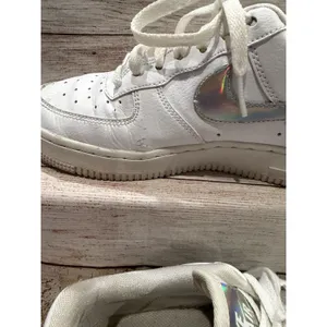 Nike Womens Air Force 1 Low Iridescent Swoosh White CJ1646 100 Sneakers Size 6 thumbnail 4