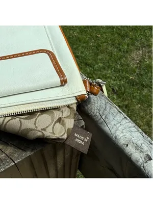 Vintage Coach Hampton 7734 Buckle Front Leather Wristlet Clutch Chalk Brown thumbnail 12