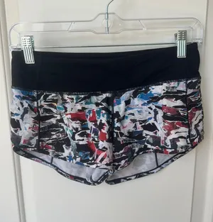 Speed Up Lululemon 2.5" Low-Rise Shorts thumbnail 1