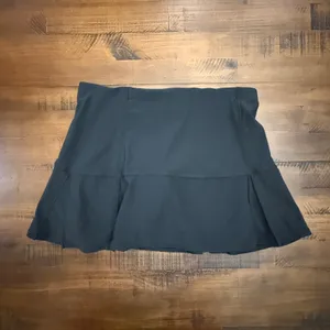 Nike Women's Medium Black Tennis Golf Skirt Athletic Skort Pleated‎ Activewear thumbnail 4