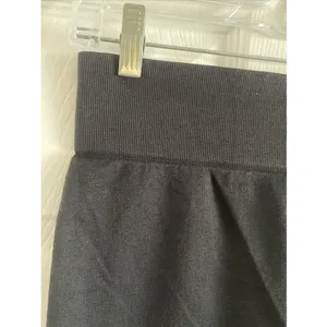 Fabletics Seamless Floral Capri Leggings Womens Size S Black Activewear Gym‎ Fit thumbnail 5