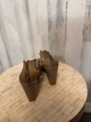 Calvin Klein Nude Tan Patent Elastic T-Strap High Platform Wedge Sandals Womens thumbnail 6