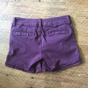 American Eagle midi stretch maroon shorts thumbnail 4