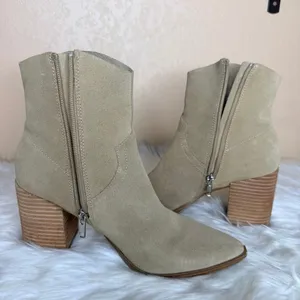 Steve Madden Cate Sand Suede Block Heel Pointed Toe Pull On Ankle Boots Size 8 thumbnail 2