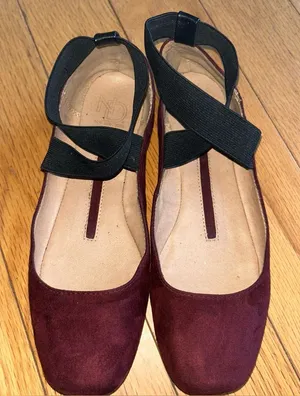 New directions burgundy flats with Black Straps burgundy size 8 thumbnail 1