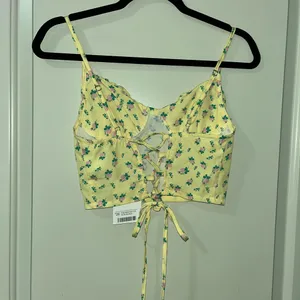 Copper Closet Crop Top with Adjustable Straps Sunny Floral thumbnail 3