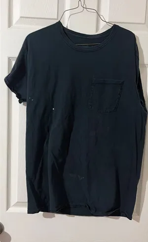 Plain black tee Size L thumbnail 1