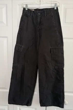 Levi's Premium Loose Cargo Pants Womens Size 23 Black Wide Leg Cotton Y2K thumbnail 1