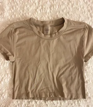 Aritzia Sundays Best Beige Cropped Tee thumbnail 2