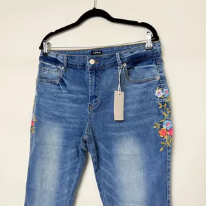 Flamingals Floral Embroidery Mid Waist High Stretch Bootcut Jeans with Pockets thumbnail 4