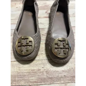 Tory Burch Quilted Minnie Flats Women's Size 8 Dust Storm Gold Logo thumbnail 5
