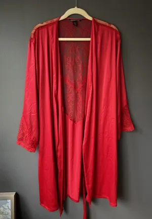 Victoria's Secret Red Satin Lace Wrap Tie Robe M/L thumbnail 1