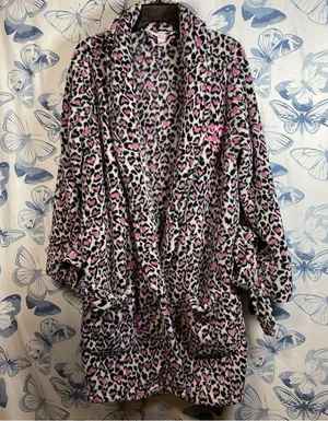 Victoria’s Secret Heart Leopard Print Robe SZ M/L thumbnail 2