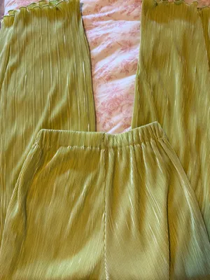 Pepper Mayo Pleated Wide-Leg Pants in Light Green thumbnail 3