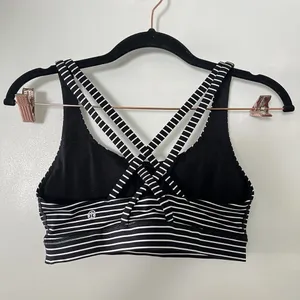 Lululemon Energy Sports Bra Women's Size 6 Black /White Stripe thumbnail 4