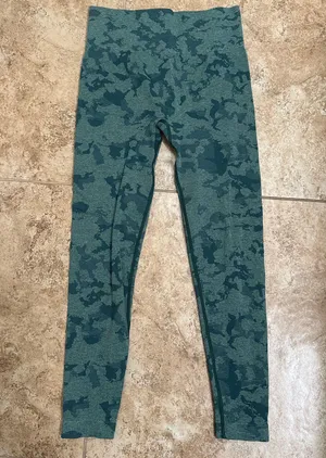 Green High Waisted Camouflage Leggings Size M thumbnail 2