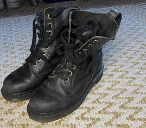 Dr. Martens thumbnail 7