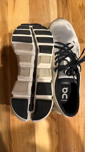 On Cloud Shoes thumbnail 4