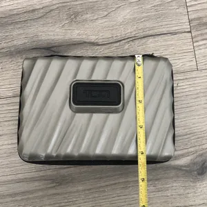 TUMI for Delta Hard Shell Amenity Travel Case Kit Zippered Pouch Toiletry Case thumbnail 5