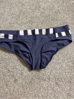 Lululemon Shanti Surf Hipster Steep Stripe Printed Cadet Blue Size 6 Bottom ONLY thumbnail 5