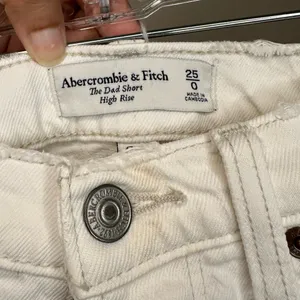 Abercrombie and Fitch The Dad High Rise White Denim Shorts Raw Hem Sz 25 thumbnail 7
