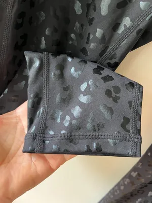 Sz M Pull On Black-on-black leopard print Leggings with side pockets thumbnail 6