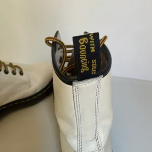 Dr. Martens 1460 White Leather 8-Eye Combat Boots Women’s US 7 UK 5 EU 38 thumbnail 7