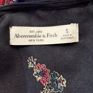 Abercrombie & Fitch Navy Lace-Up Floral Tunic black flowy long sleeve Sz S thumbnail 5