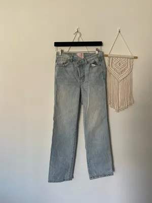 Revice Crossover Waistband Light Wash High waist jeans thumbnail 3