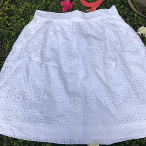 Loft white cotton eyelet skirt size XS thumbnail 2